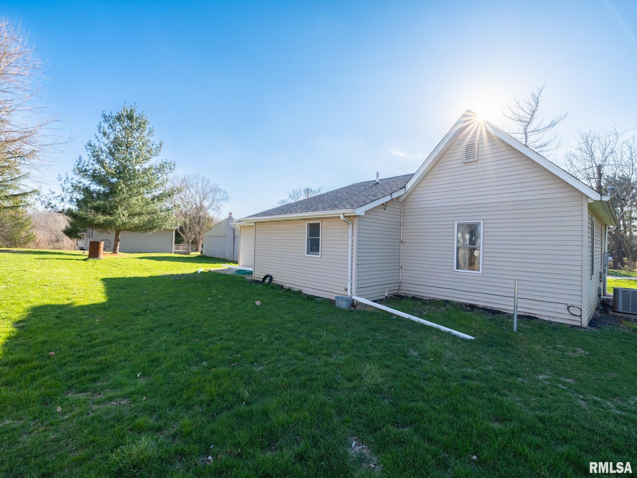 159 South Cedar Street Farmington, IL 61531 - Photo 7 of 56