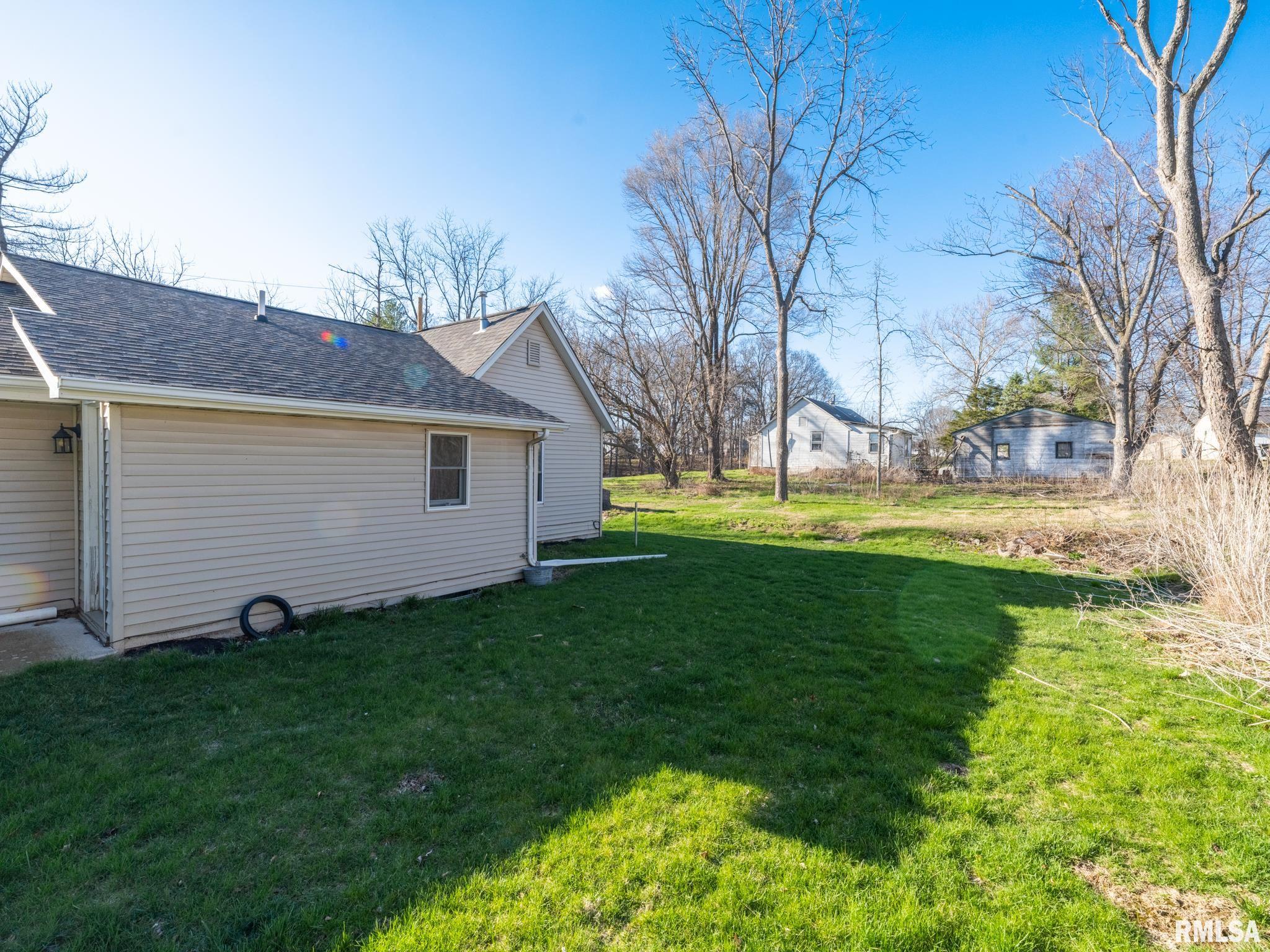 159 South Cedar Street Farmington, IL 61531 - Photo 8 of 56