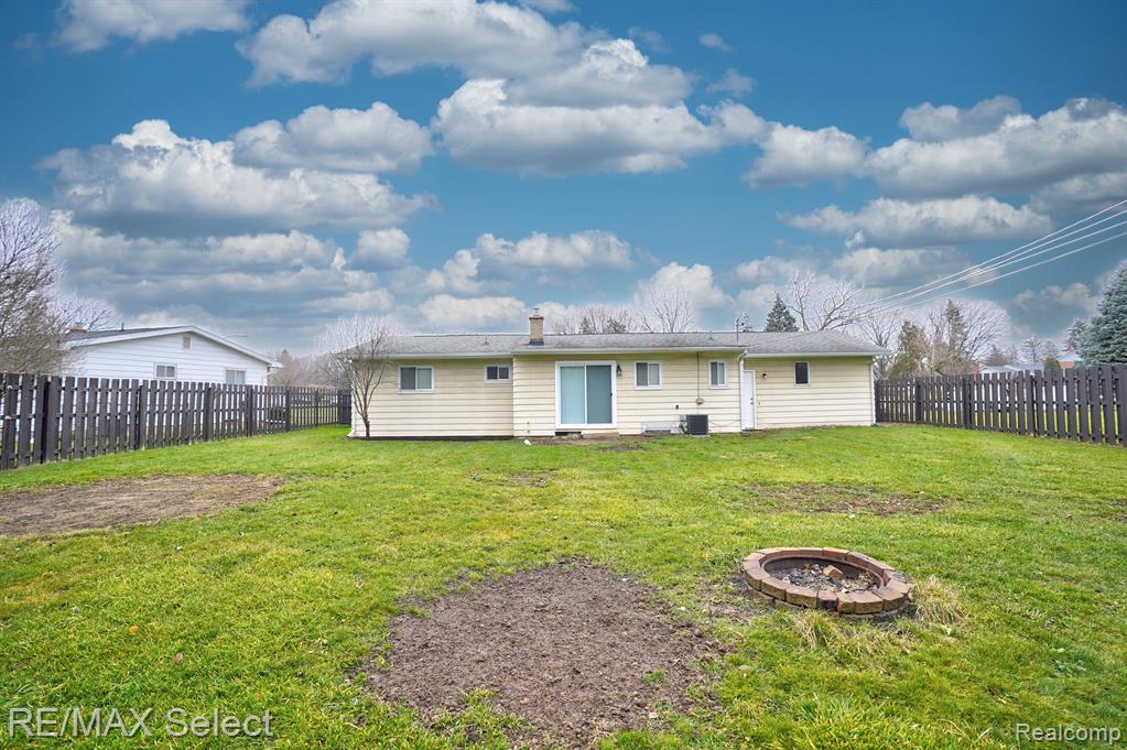 3533 Ridgecliffe Drive Flint, MI 48532 - Photo 6 of 34 Gallery Image 6
