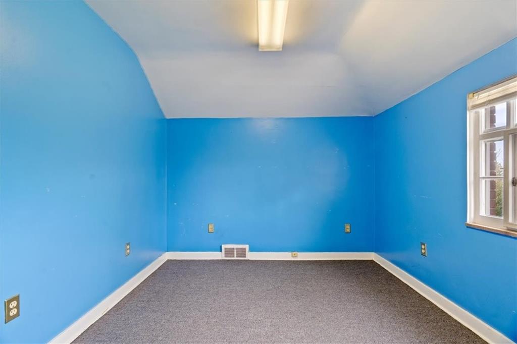 11223 Frankstown Road Pittsburgh, PA 15235 - Photo 22 of 33 Gallery Image 22