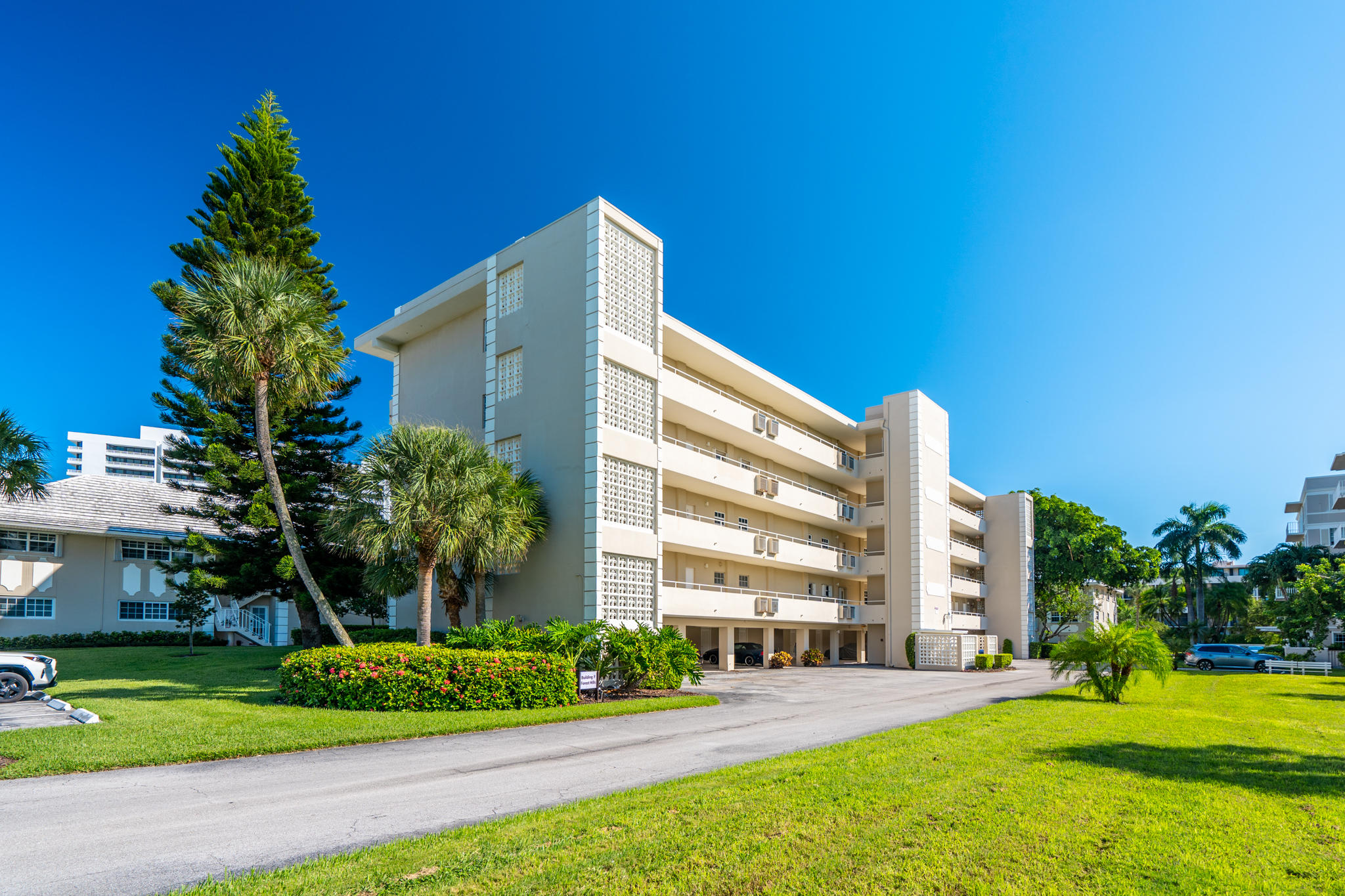 1299 South Ocean Boulevard, Unit F7 Boca Raton, FL 33432 - Photo 32 of 50 Exterior of building