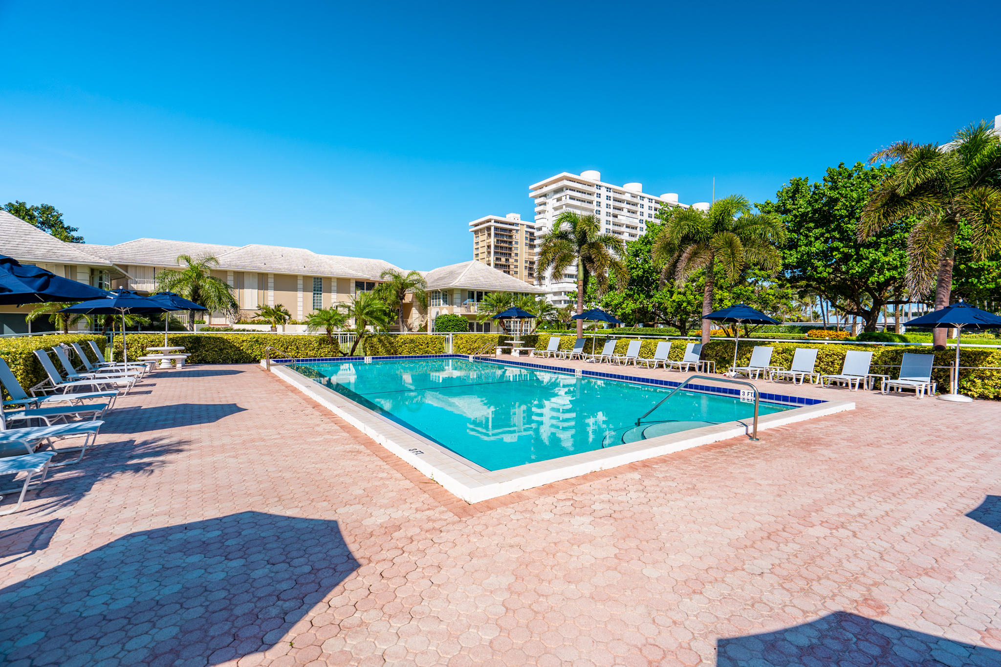 1299 South Ocean Boulevard, Unit F7 Boca Raton, FL 33432 - Photo 34 of 50 Pool