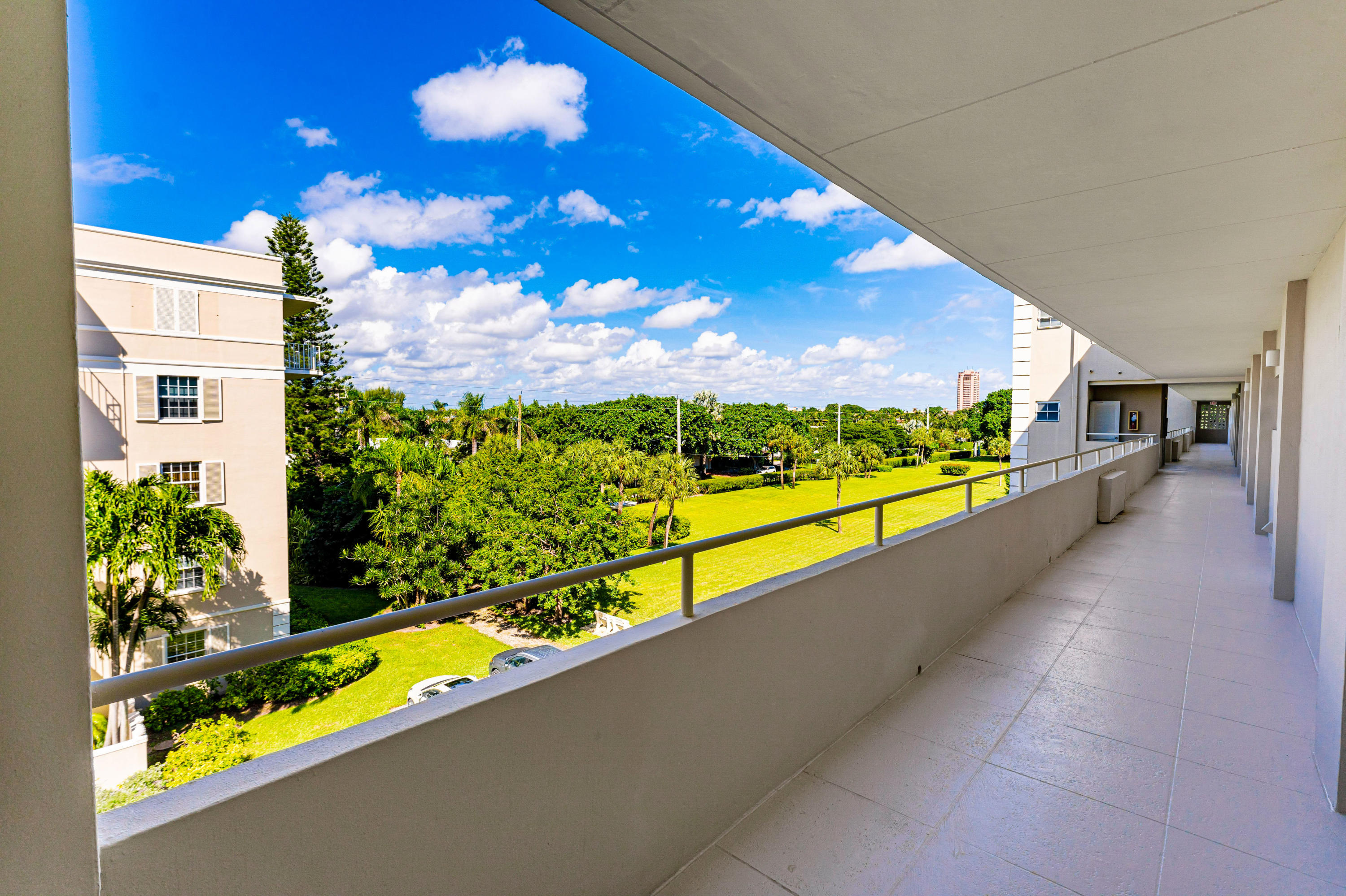 1299 South Ocean Boulevard, Unit F7 Boca Raton, FL 33432 - Photo 10 of 50 Entrance