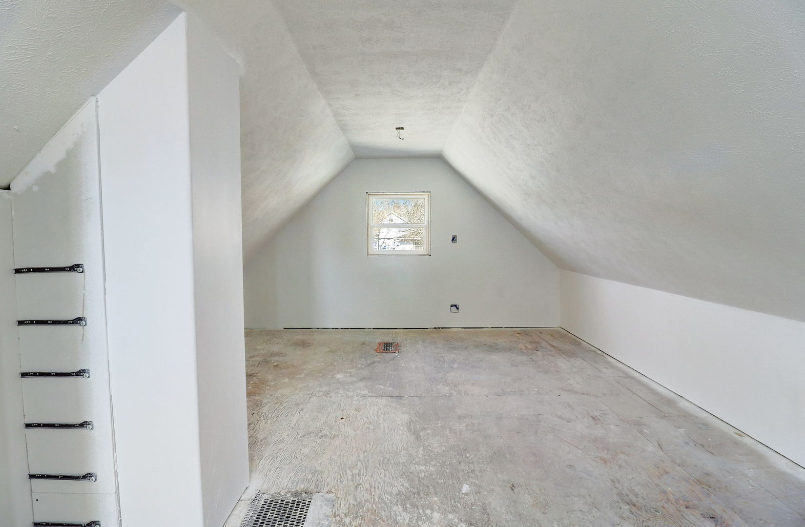 307 South Rosedale Court Round Lake, IL 60073 - Photo 20 of 41 a view of an empty room