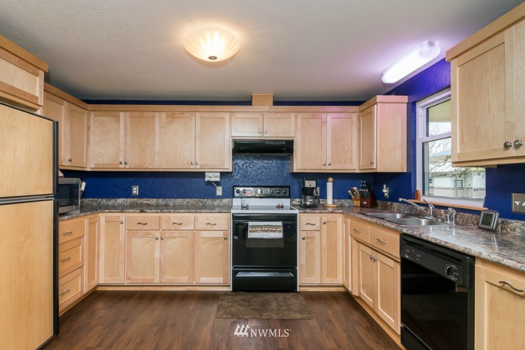 1617 Halverstick Road Lynden, WA 98264 - Photo 7 of 25