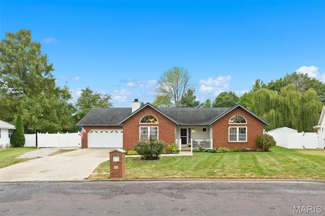 $349,900 | 939 Dere Bere Drive, Mascoutah, IL 62258
