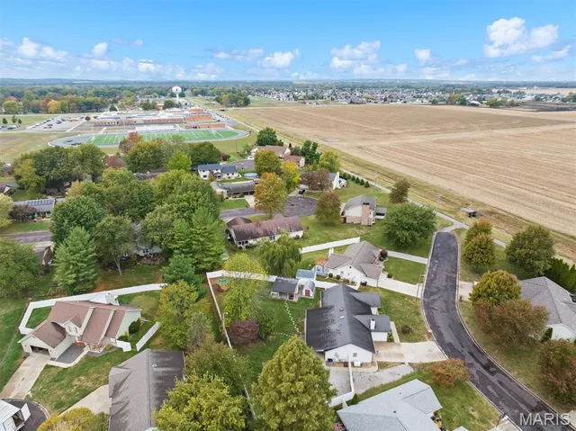 $349,900 | 939 Dere Bere Drive, Mascoutah, IL 62258