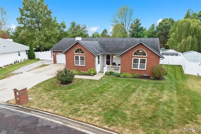 $349,900 | 939 Dere Bere Drive, Mascoutah, IL 62258