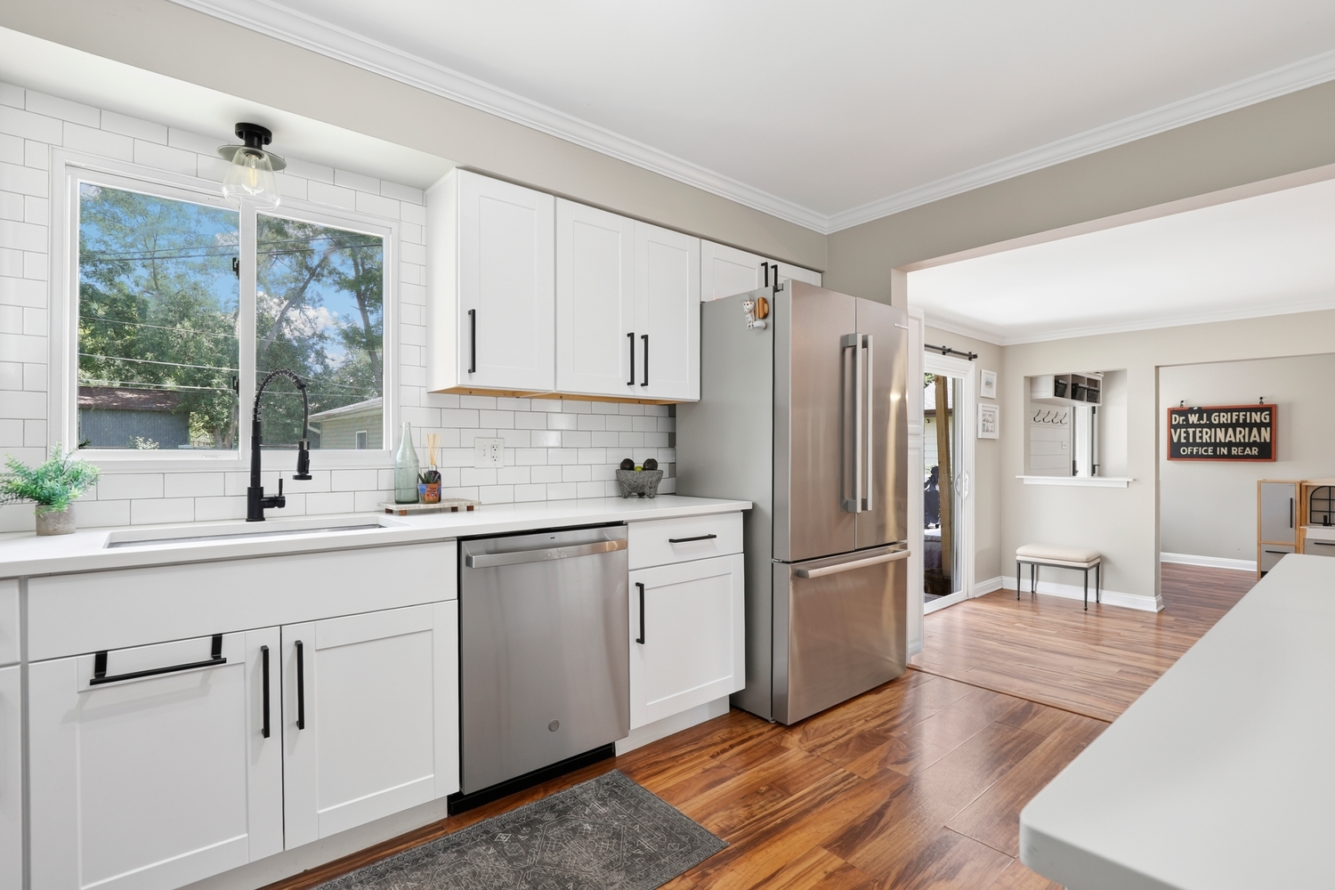 N741 Barry Avenue Wheaton, IL 60187 - Photo 5 of 25