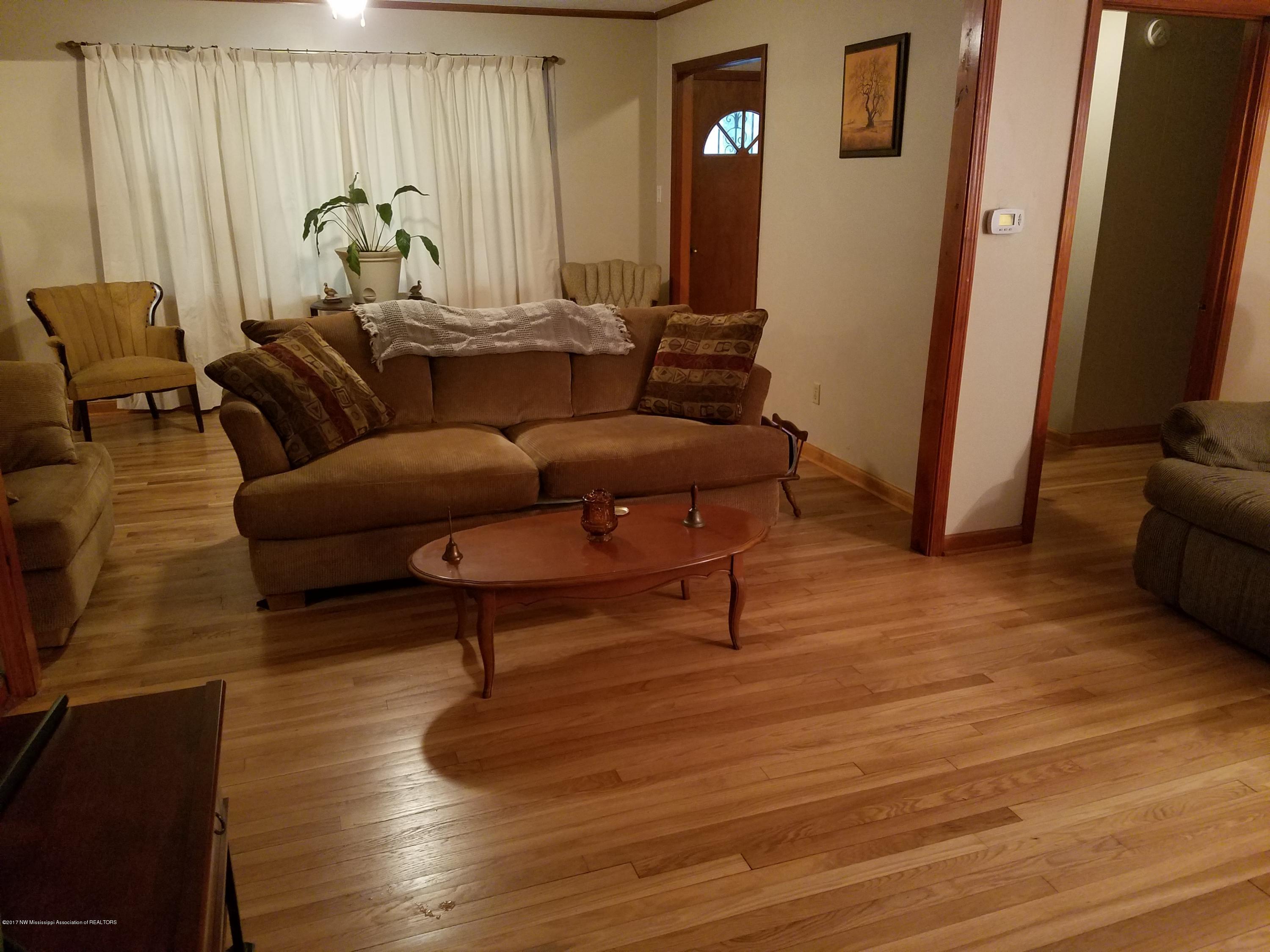 1377 McClyde Road Como, MS 38619 - Photo 16 of 26 Galaxy S7 pictures Feb 2017 336