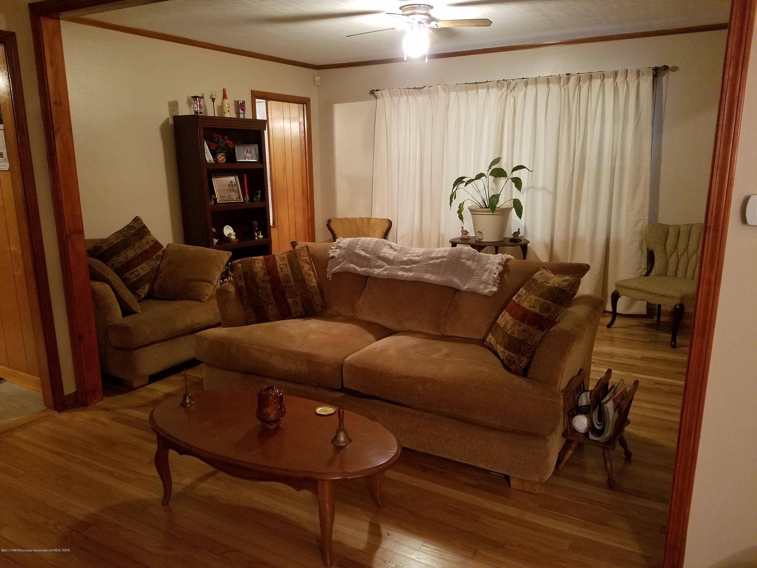 1377 McClyde Road Como, MS 38619 - Photo 17 of 26 Galaxy S7 pictures Feb 2017 337