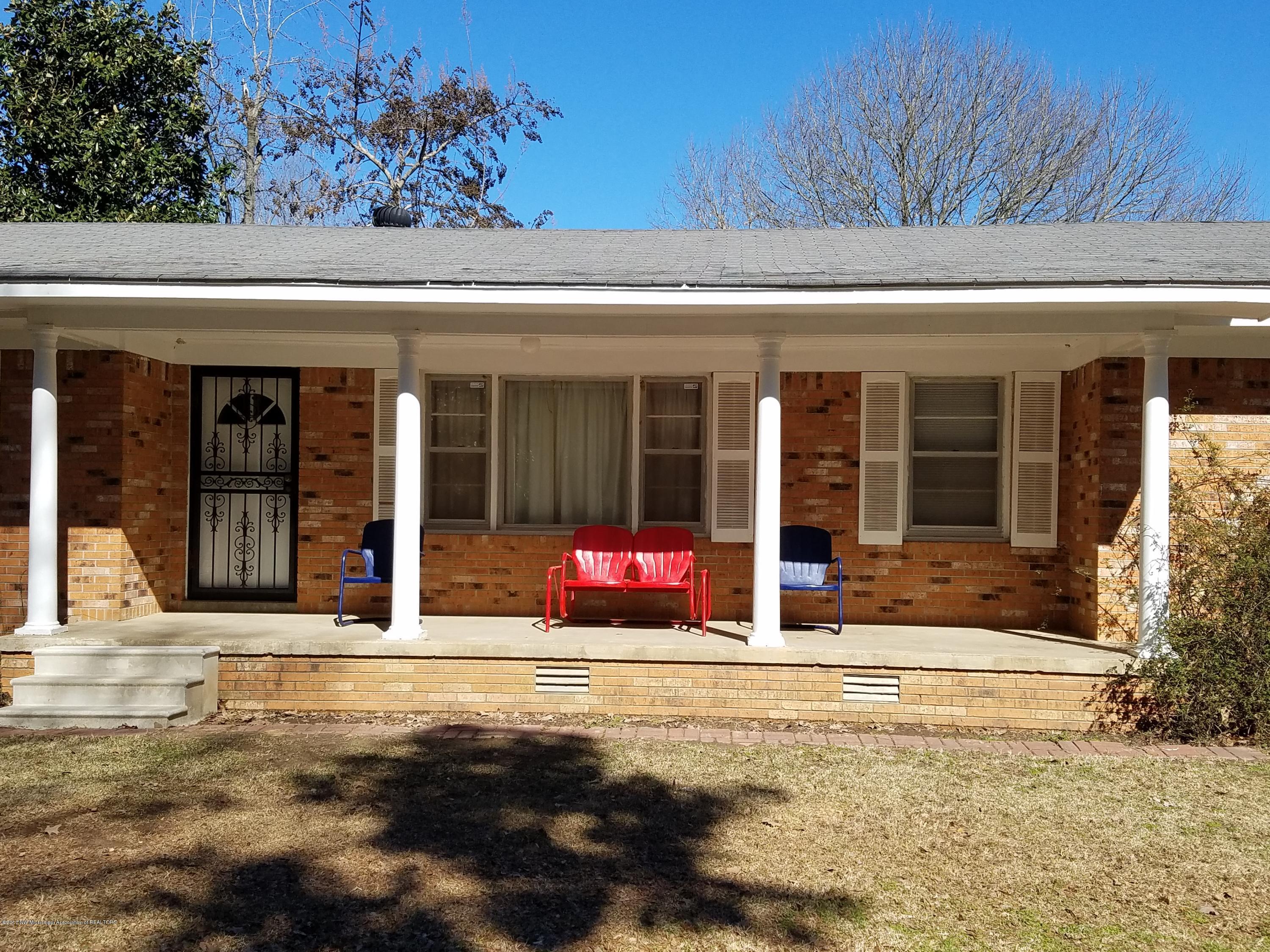1377 McClyde Road Como, MS 38619 - Photo 2 of 26 20170216_110952 (1)