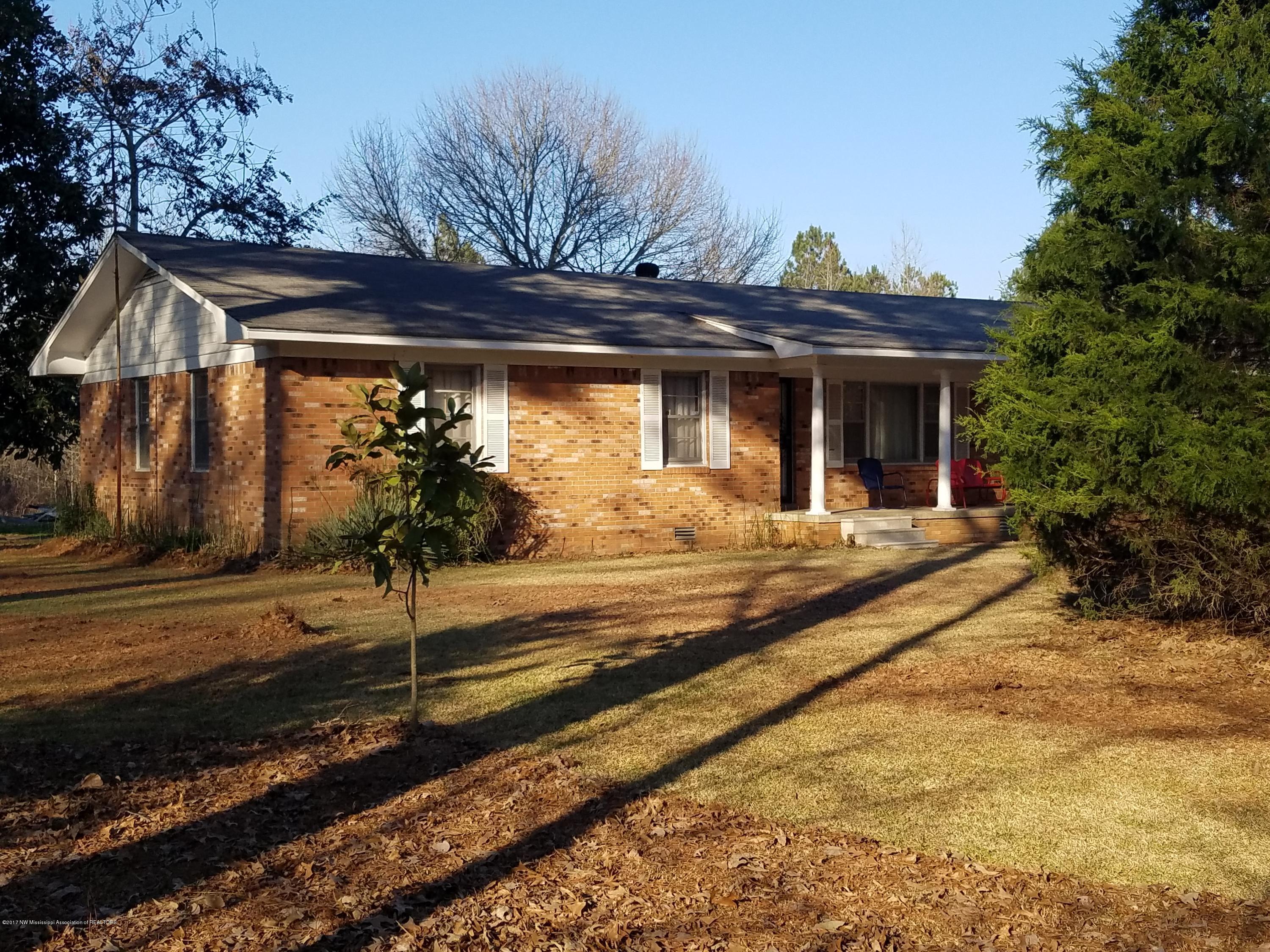 1377 McClyde Road Como, MS 38619 - Photo 3 of 26 Galaxy S7 pictures Feb 2017 295