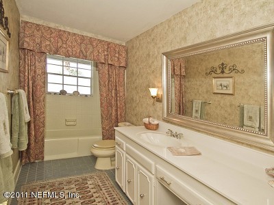 7540 Hollyridge Road Jacksonville, FL 32256 - Photo 20 of 31 Downstairs Bathroom