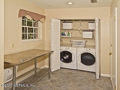 7540 Hollyridge Road Jacksonville, FL 32256 - Photo 22 of 31 Laundry