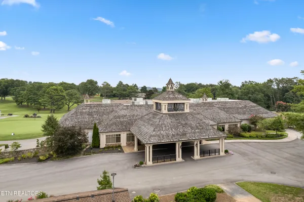 $625,000 | 302 St Andrews Drive, Knoxville, TN 37934