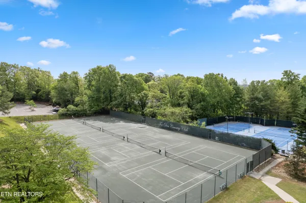 $625,000 | 302 St Andrews Drive, Knoxville, TN 37934