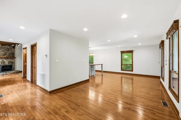 $625,000 | 302 St Andrews Drive, Knoxville, TN 37934
