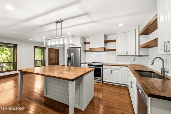$625,000 | 302 St Andrews Drive, Knoxville, TN 37934
