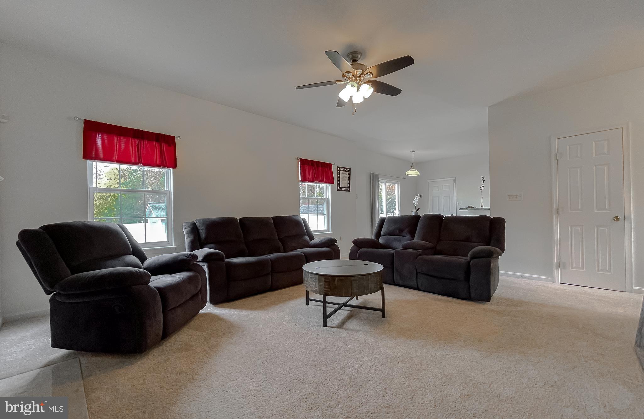 47162 Green Leaf Road Lexington Park, MD 20653 - Photo 11 of 50 a living room with furniture
