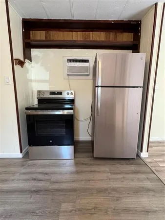 $200,000 | 2010 Spring Court, Unit 20102014, Azle, TX 76020
