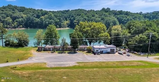 $500,000 | 2271 Broadway Drive, Bean Station, TN 37708