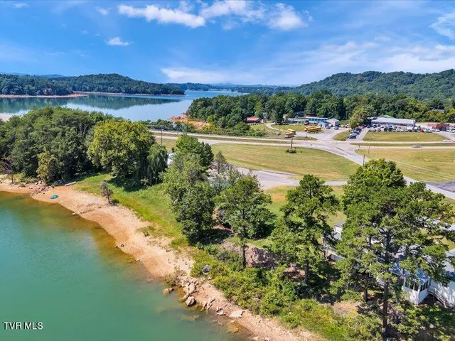 $500,000 | 2271 Broadway Drive, Bean Station, TN 37708