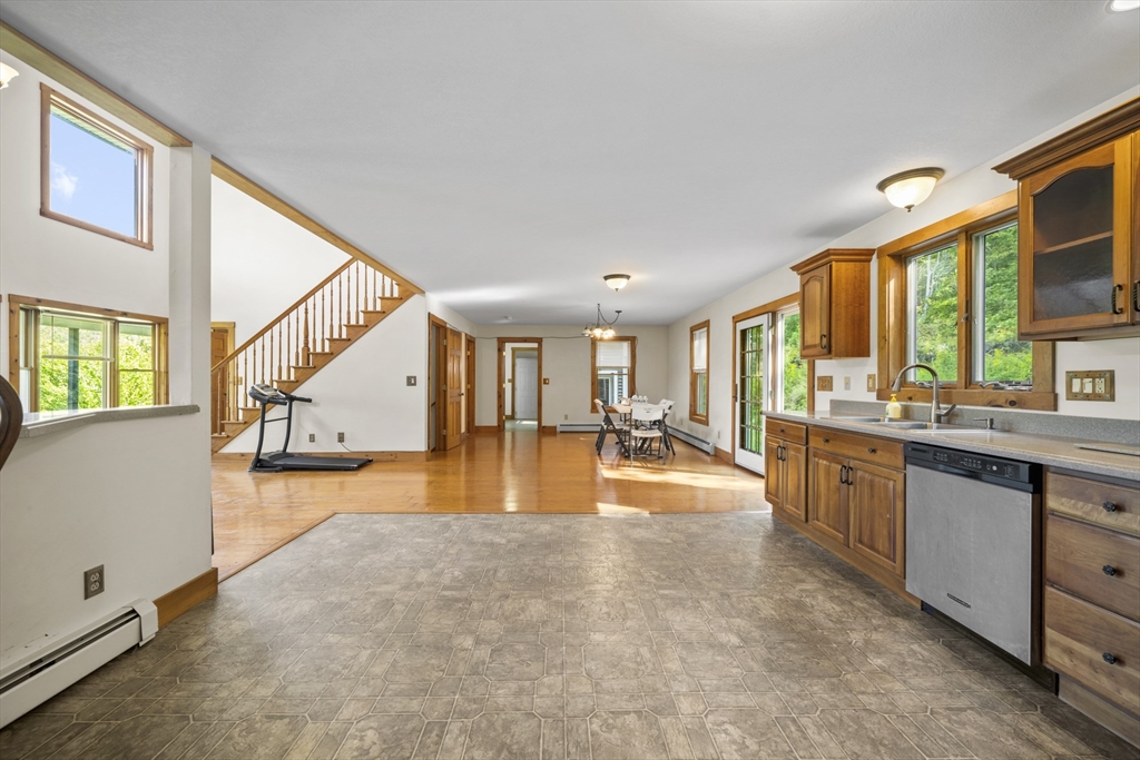 52 Washington Road Brimfield, MA 01010 - Photo 12 of 42