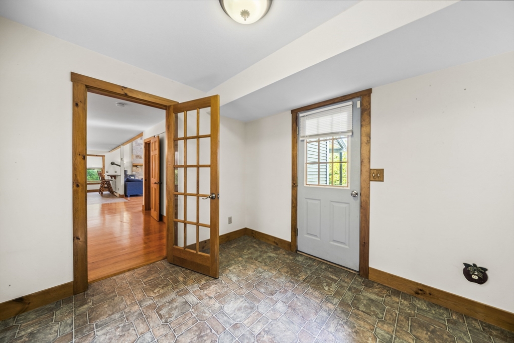 52 Washington Road Brimfield, MA 01010 - Photo 15 of 42