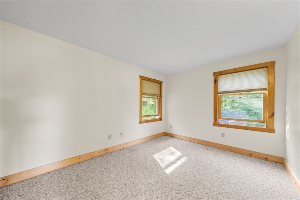 52 Washington Road Brimfield, MA 01010 - Photo 18 of 42