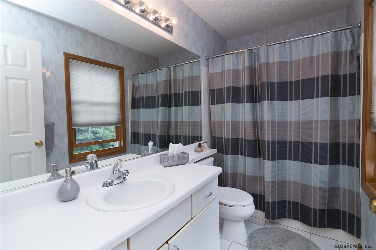 5 Valley View Avenue Rensselaer, NY 12144 - Photo 11 of 22 Photo 11