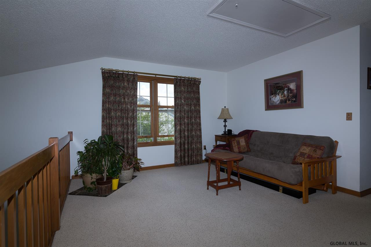 5 Valley View Avenue Rensselaer, NY 12144 - Photo 8 of 22 Photo 8