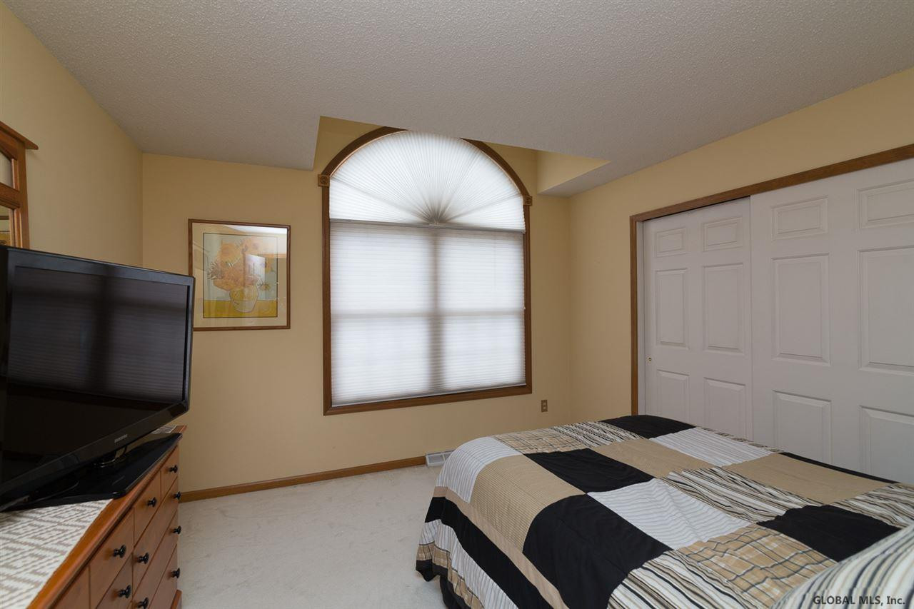 5 Valley View Avenue Rensselaer, NY 12144 - Photo 10 of 22 Photo 10
