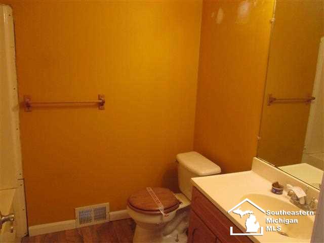 701 East Erie Road Temperance, MI 48182 - Photo 12 of 18 Gallery Image 12
