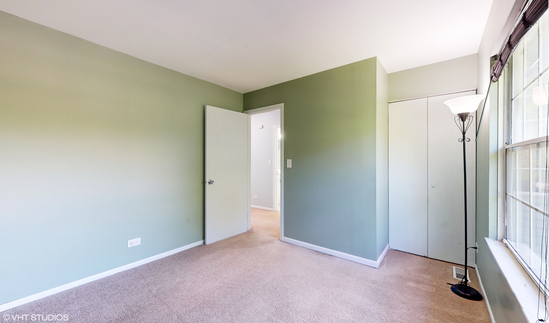 679 Meadows Boulevard Addison, IL 60101 - Photo 20 of 28 Gallery Image 20