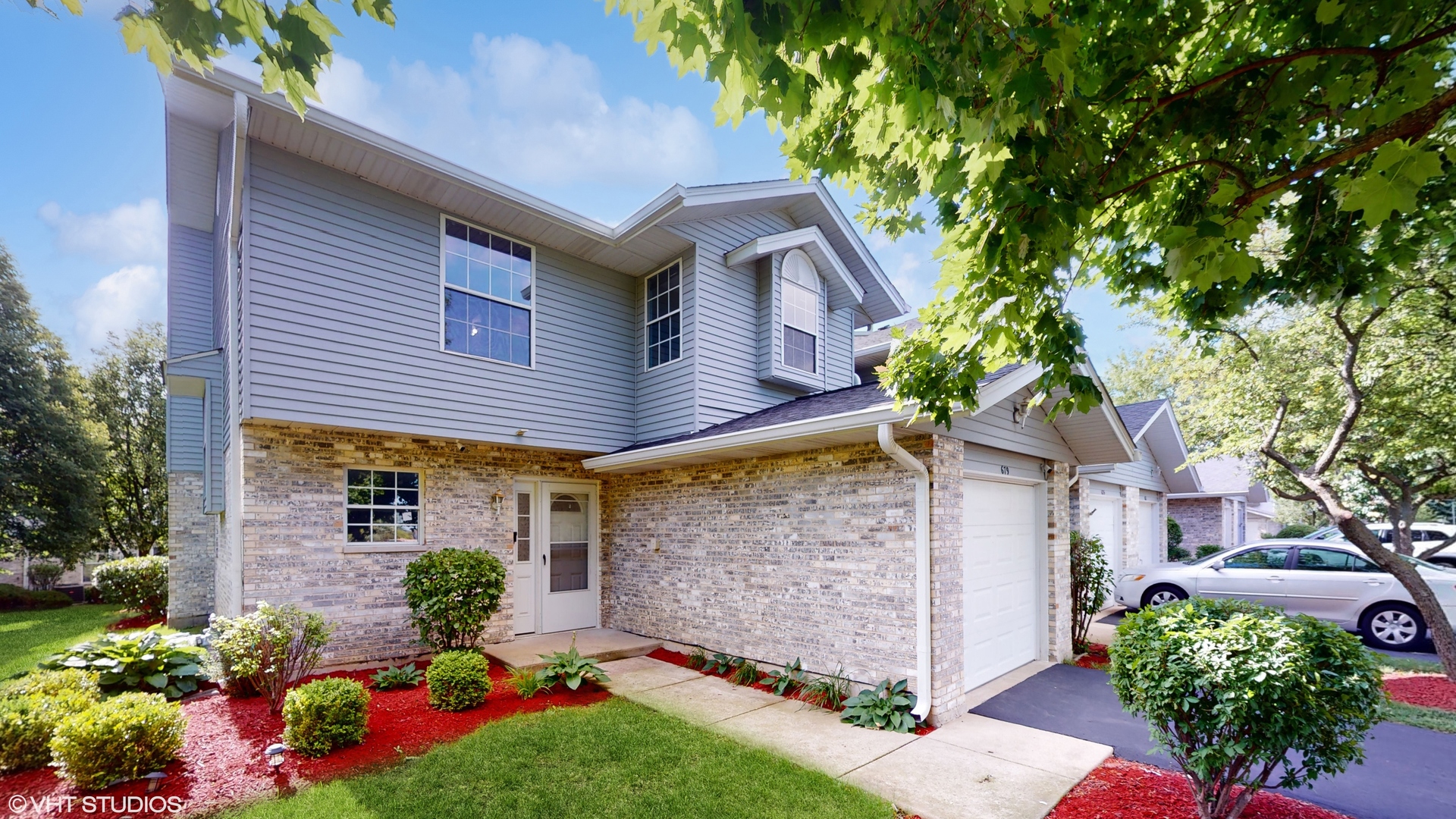679 Meadows Boulevard Addison, IL 60101 - Photo 2 of 28 Gallery Image 2