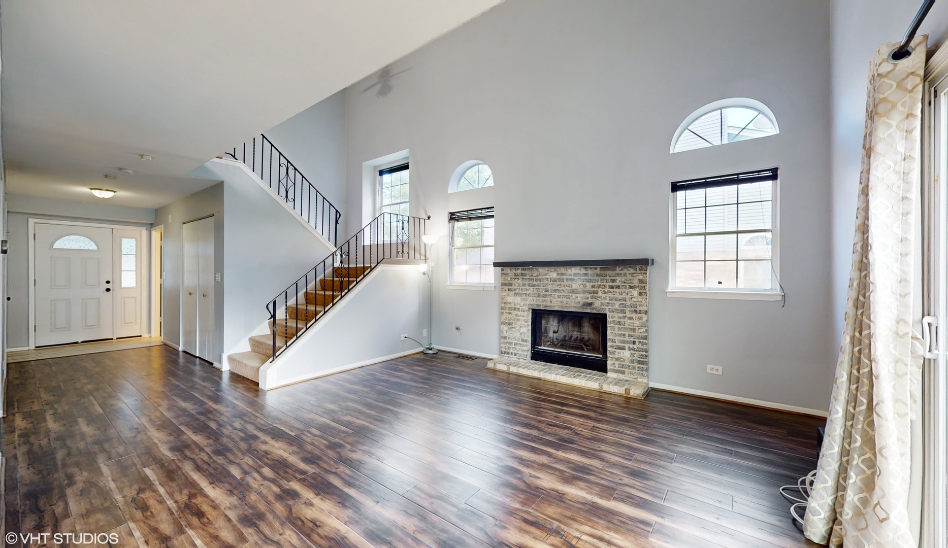 679 Meadows Boulevard Addison, IL 60101 - Photo 5 of 28 Gallery Image 5