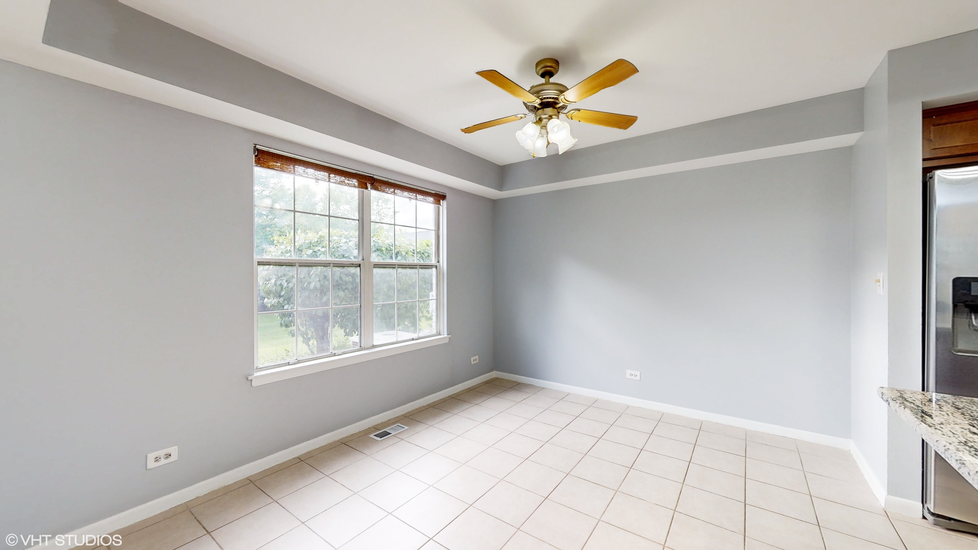 679 Meadows Boulevard Addison, IL 60101 - Photo 6 of 28 Gallery Image 6