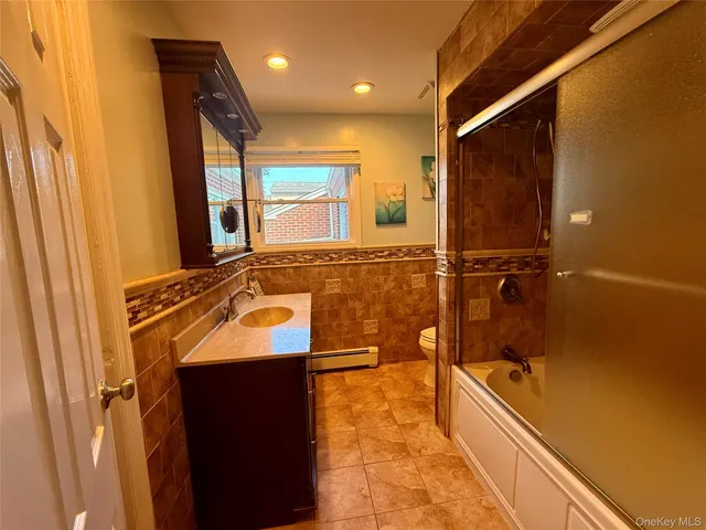 $4,500 | Undisclosed Address, Lindenhurst, NY 11757