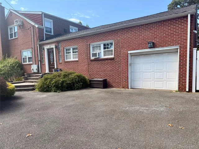 $4,500 | Undisclosed Address, Lindenhurst, NY 11757
