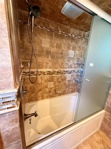 $4,500 | Undisclosed Address, Lindenhurst, NY 11757