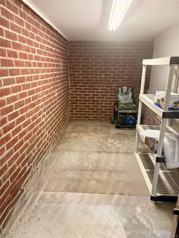 $4,500 | Undisclosed Address, Lindenhurst, NY 11757