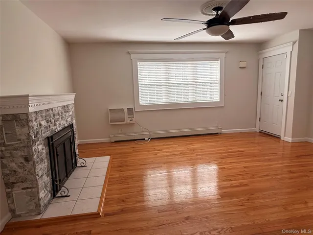 $4,500 | Undisclosed Address, Lindenhurst, NY 11757