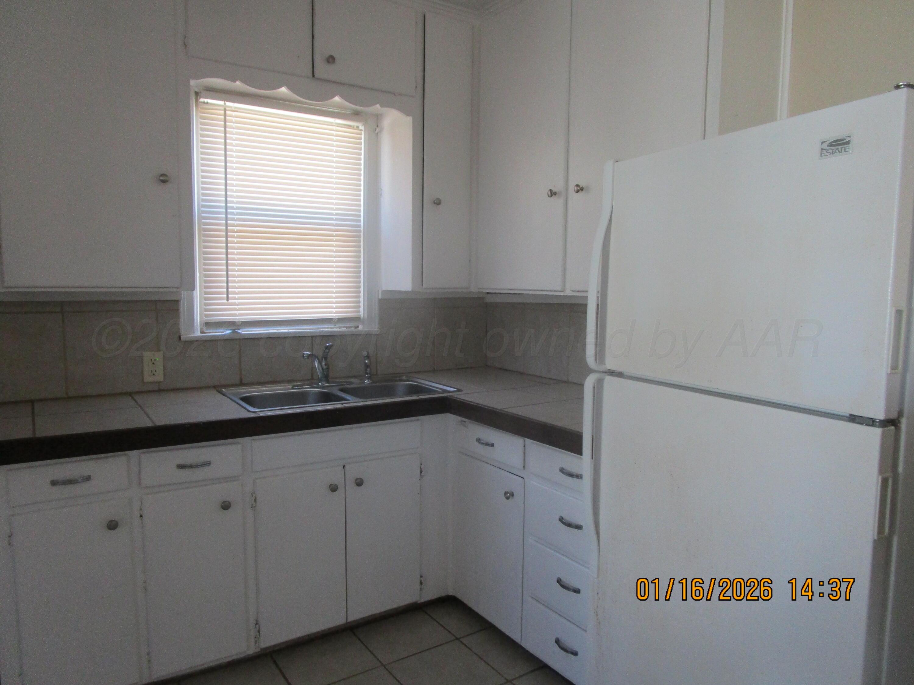 1404 Southwest 13th Avenue Amarillo, TX 79102 - Photo 5 of 8 Kitchen