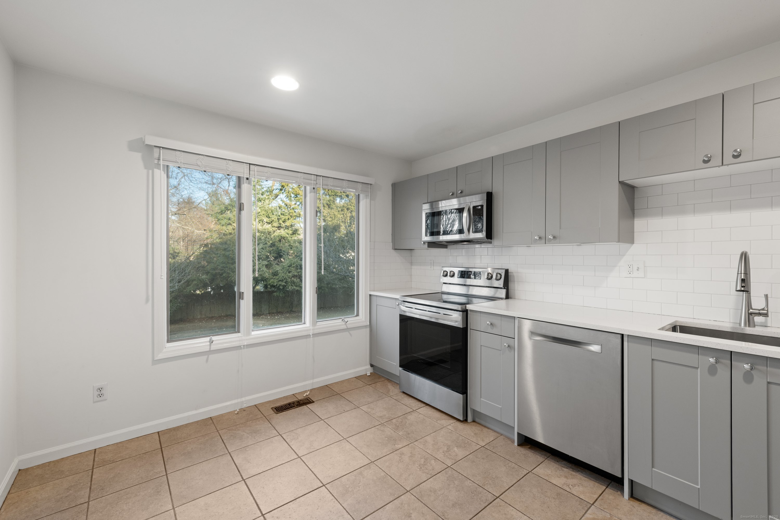 65 Wolfpit Avenue, Unit 5C Norwalk, CT 06851 - Photo 3 of 16