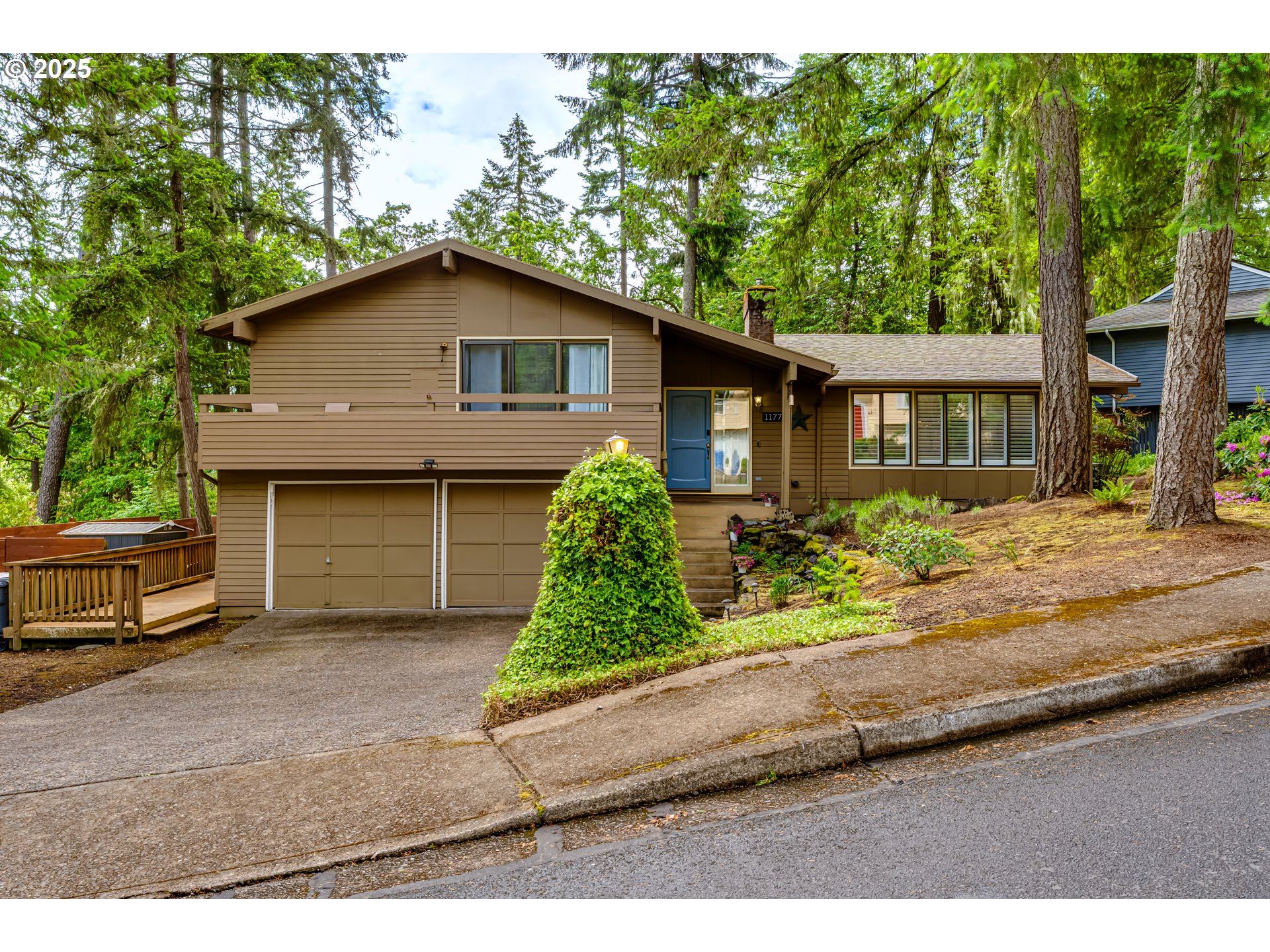 1177 Brookside Drive Eugene, OR 97405 - Photo 2 of 48