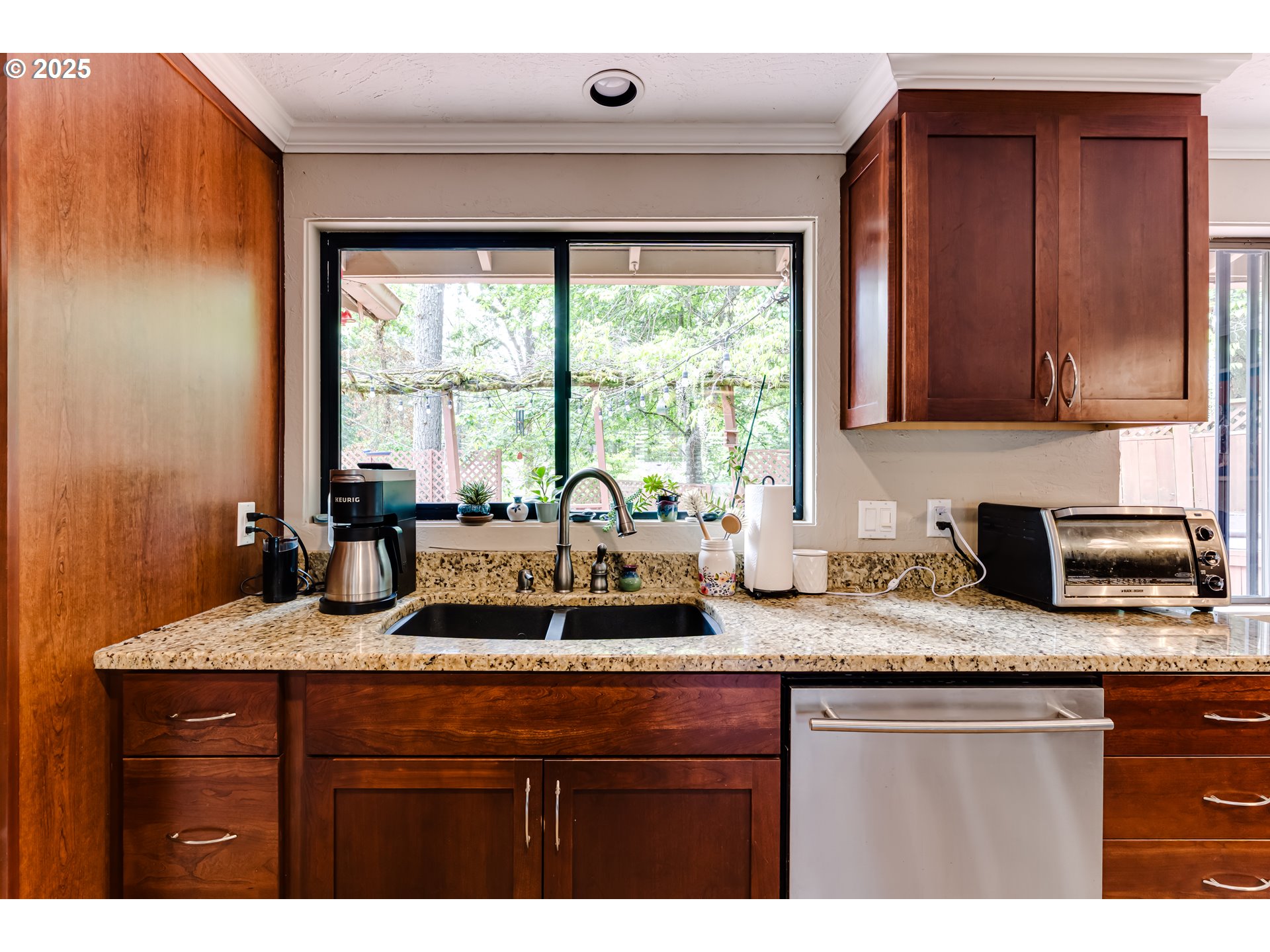 1177 Brookside Drive Eugene, OR 97405 - Photo 9 of 48