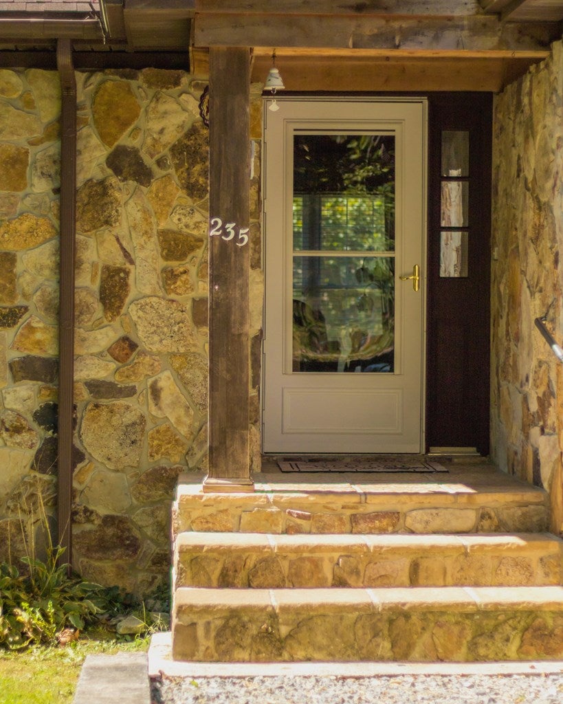 235 Shrader Road Cedar Bluff, VA 24609 - Photo 2 of 28 Gallery Image 2