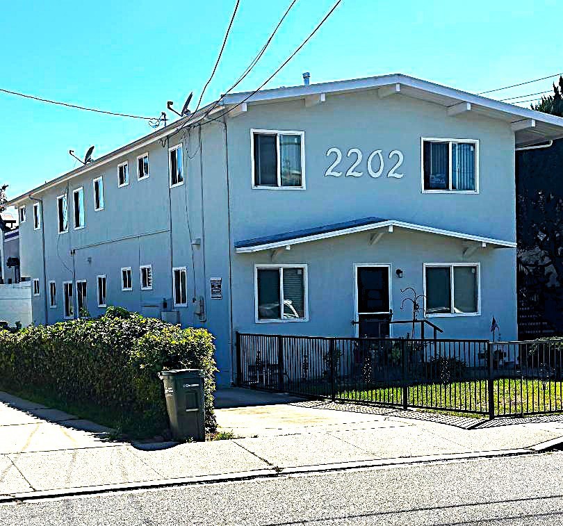 2202 Mathews Avenue Redondo Beach, CA 90278 - Photo 1 of 22 Updated and Well Maintained 6-Unit Income Property with a Newer Roof, Electric Panels, Wall Heaters, Exterior Paint,, Stair & Balcony Railings, Vinyl Windows Front Yard Fencing.