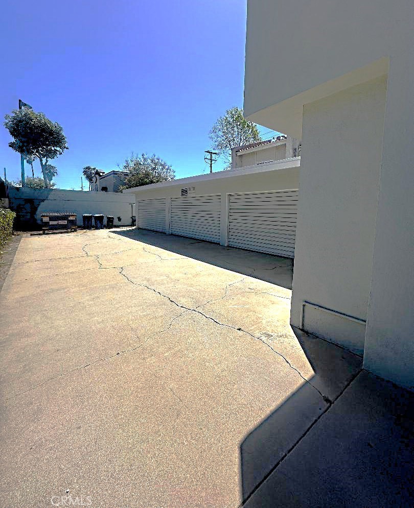 2202 Mathews Avenue Redondo Beach, CA 90278 - Photo 6 of 22 The Driveway Approach is Deep and Open for Easy Access.